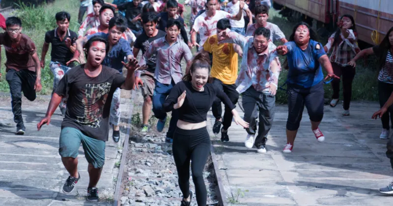 Ph&acirc;n cảnh Nh&atilde; Phương phải chạy thục mạng để tho&aacute;t khỏi bầy zombie đ&aacute;ng sợ.