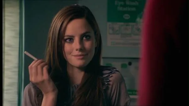 Kaya Scodelario trong vai c&ocirc; g&aacute;i trẻ đầy rắc rối Effy