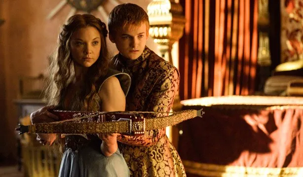 Margaery Tyrell thao túng vị vua cuồng loạn Joffrey.