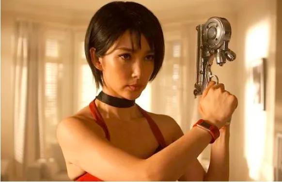 L&yacute; Băng Băng từng đảm nhận vai đả nữ trong Resident Evil 5: Retribution.&nbsp;&nbsp;