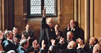 Đường đua Oscar rộng mở dành cho Gary Oldman với Darkest Hour