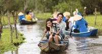 Cho Em Gần Anh Thêm Chút Nữa Tung poster đầu tiên và ảnh hậu trường lãng mạn