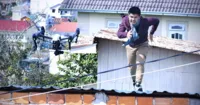 Bất chấp chấn thương, Cường Seven phi thân qua hai mái nhà