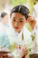 Kang Mi Na