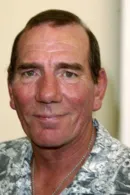Pete Postlethwaite
