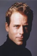 Greg Kinnear