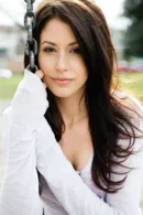 Amanda Crew