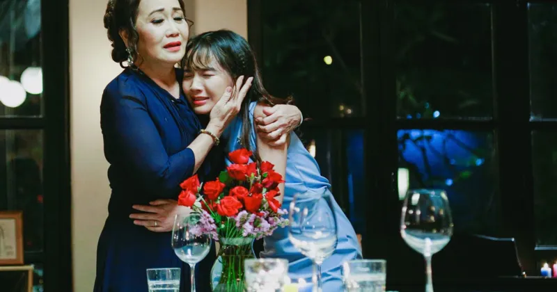 Nghệ sĩ Thanh Hằng trong vai bà nội của Long.