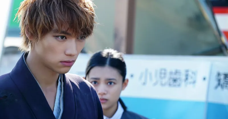 Sota Fukushi ban đầu diễn c&oacute; hơi gượng gạo, nhưng c&agrave;ng về sau c&agrave;ng kh&aacute;. (IMDb)