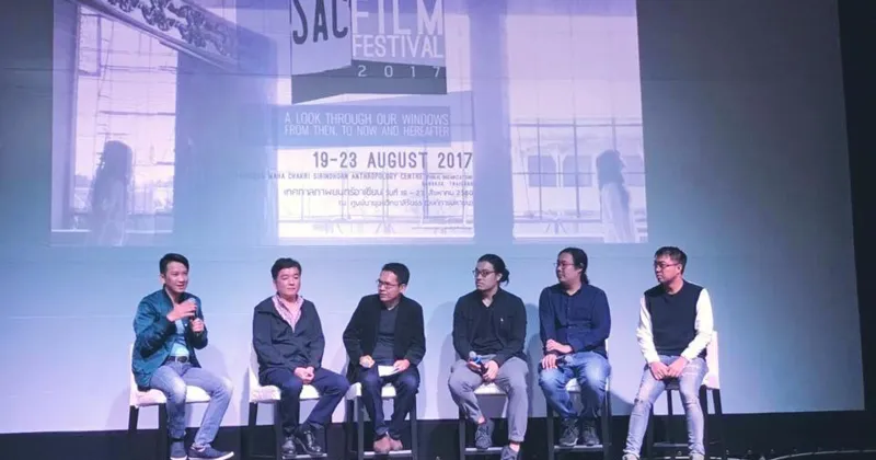 Đạo diễn Rony H&ograve;a tại SAC Asean Film Festival 2017(ngo&agrave;i c&ugrave;ng b&ecirc;n tr&aacute;i).