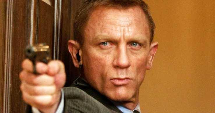 Daniel Craig là gương mặt mà Rian Johnson cần trong phim Knives Out (MovieWeb)