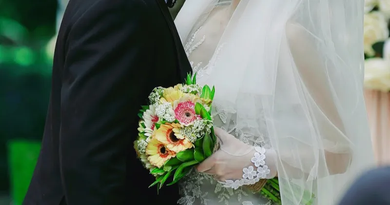 Nụ hôn đầu tiên trên màn ảnh rộng của S.T Sơn Thạch và Jang Mi.