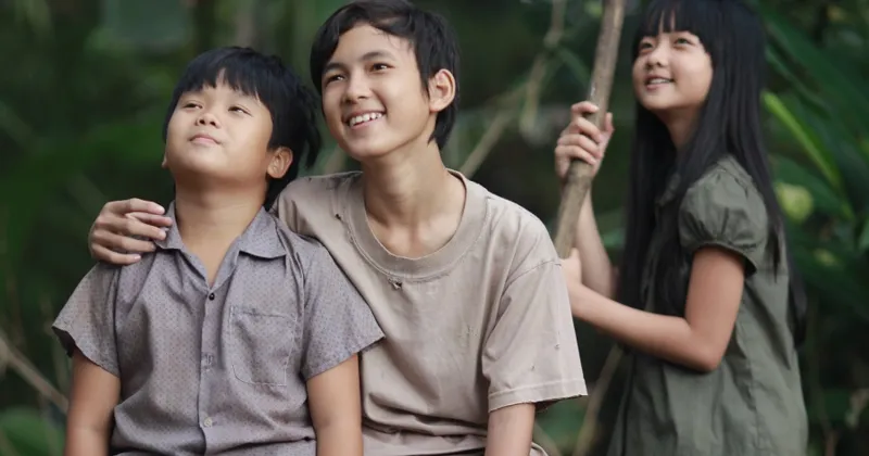 Tôi thấy hoa vàng trên cỏ xanh.