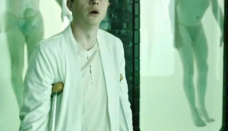 Dane DeHaan trong vai người sẽ giải mã bí mật của trung tâm