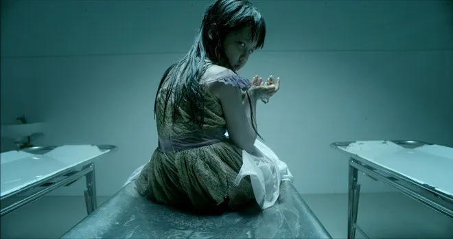 Dẫu thu h&uacute;t được nhiều sự ch&uacute; &yacute; từ ph&iacute;a kh&aacute;n giả qua nhiều đoạn trailer ấn tượng, quyết định ra rạp ngay giữa m&ugrave;a phim bom tấn của Đoạt hồn vẫn l&agrave; một nước cờ kh&aacute; mạo hiểm.