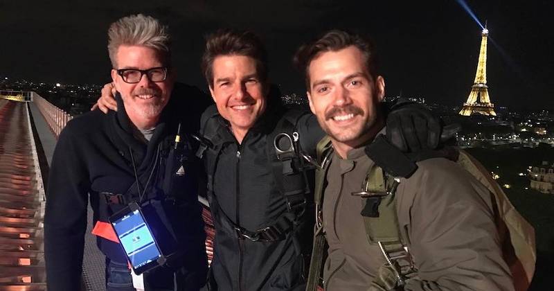 Đạo diễn Christopher McQuarrie cùng Tom Cruise và Henry Cavill trên phim trường Nhiệm Vụ Bất Khả Thi: Sụp Đổ (Christopher McQuarrie)