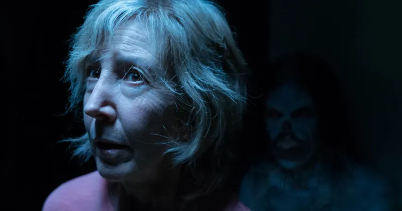 Insidious: The Last Key hé lộ câu chuyện dẫn đến khả năng ngoại cảm của Elise và nỗi ám ảnh kinh hoàng nhất của bà.