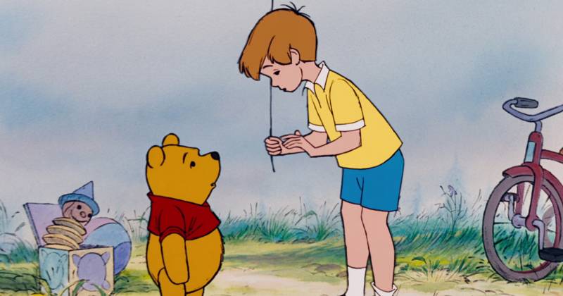 Christopher Robin trong phim hoạt hình quen thuộc năm xưa Winnie the Pooh. (Via Geek)