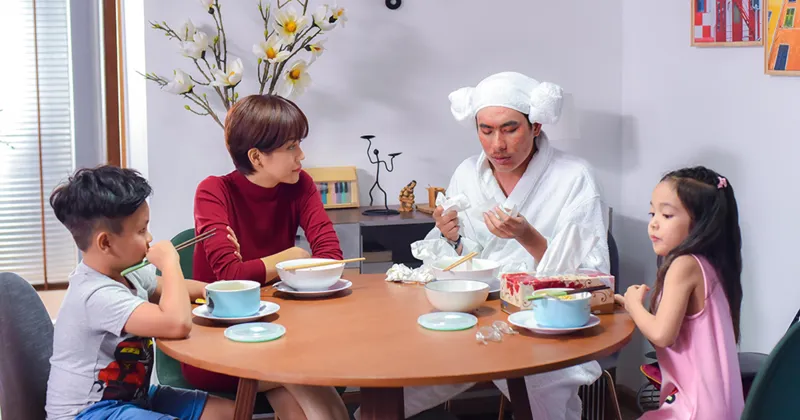 Cảnh gây cười "nhạt" nhất phim.