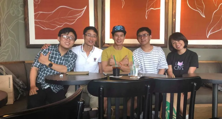 Đạo diễn Lý Hải thường xuyên tổ chức các buổi “học nhóm”với các học trò trong suốt quá trình huấn luyện (CJ)