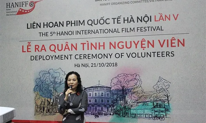 Cục trưởng Ng&ocirc; Phương Lan ph&aacute;t biểu tại Lễ ra qu&acirc;n t&igrave;nh nguyện vi&ecirc;n. (Ảnh: Cục Điện Ảnh)