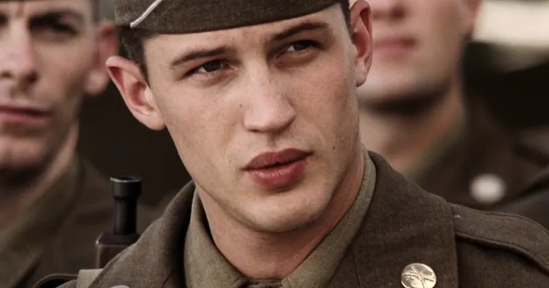 Band of Brothers do Steven Spielberg và Tom Hanks làm giám đốc sản xuất. (HBO)
