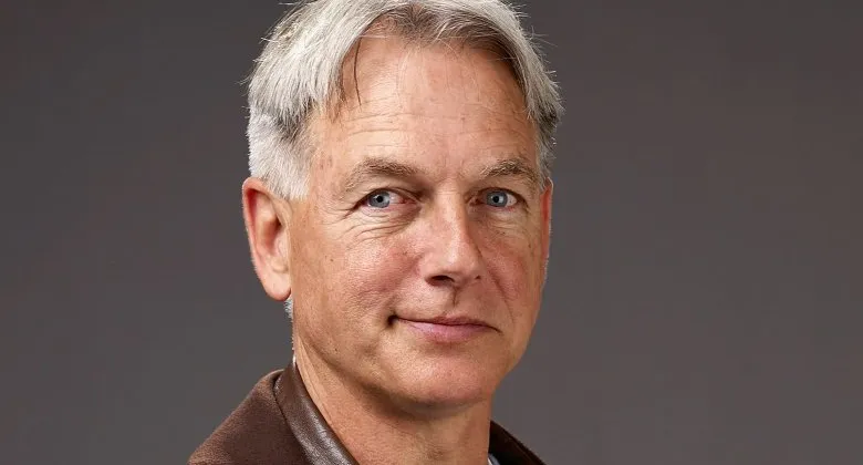 2. Ng&ocirc;i sao Mark Harmon từ St. Elsewhere nhận được danh hiệu n&agrave;y v&agrave;o năm 34 tuổi.(Nicki Swift)