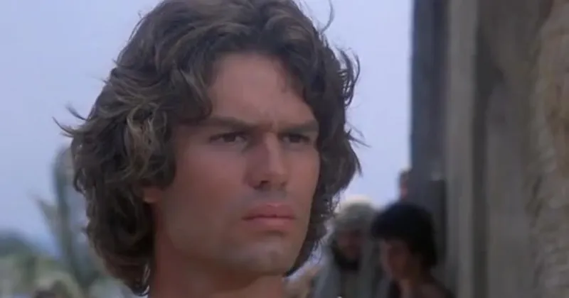 3. Diễn vi&ecirc;n của L.A. Law l&agrave; Harry Hamlin được People gọi t&ecirc;n v&agrave;o năm 35 tuổi. (getyarn)