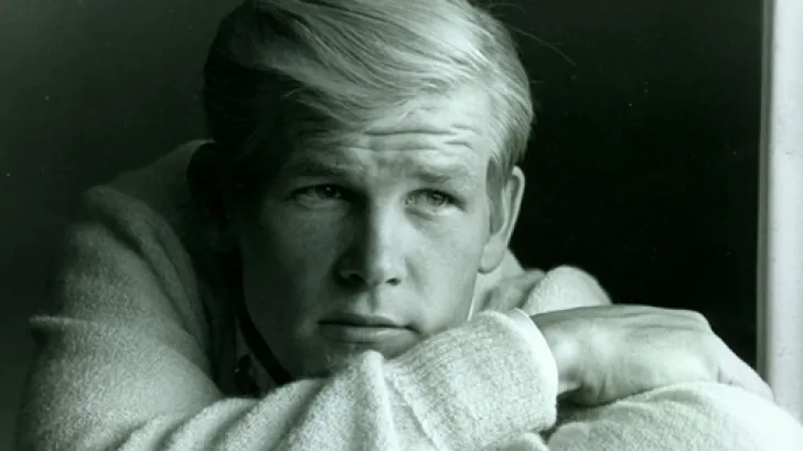 7. Sau 2 m&agrave;n tr&igrave;nh diễn thuyết phục trong The Prince of Tide v&agrave; Cape Fear, Nick Nolte với độ tuổi 51 đ&atilde; trở th&agrave;nh Sexiest Man Alive. (Twice)