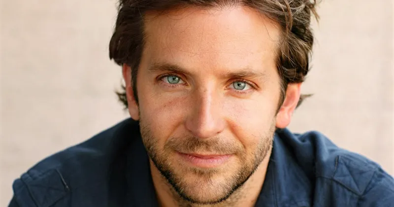 22. Một năm sau đề cử Oscar từ Silver Linings Playbook, Bradley Cooper được gọi t&ecirc;n. (The New York Times)