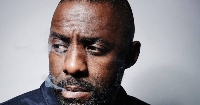 26. Năm nay, Idris Elba từ Tv series The Wire, Luther và Mandela: Long Walk to Freedom, Thor vinh dự là Sexiest Man Alive. (Dancing Astronaut)
