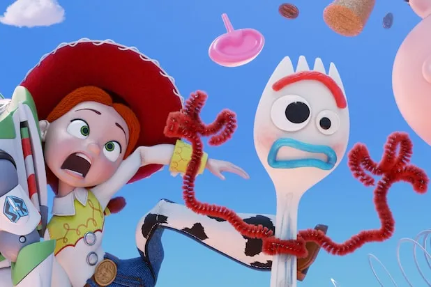 Toy Story 4 đ&aacute;nh dấu sự xuất hiện của một nh&acirc;n vật mới toanh l&agrave; Forky (Disney-Pixar)