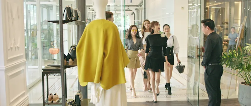 Cuộc sống xa hoa của các cô nàng thành thị