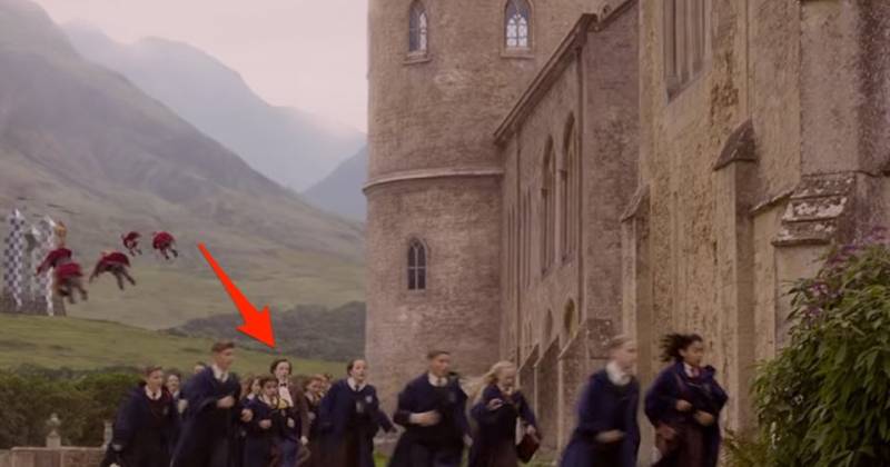 Vị Giáo sư có tên McGonagall xuất hiện trong phim. (Warner Bros.)