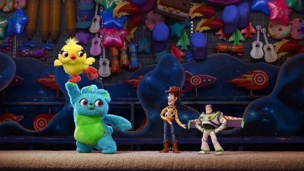 Ducky và Bunny là 2 nhân vật mới trong Toy Story 4 bên cạnh Forky (Disney)