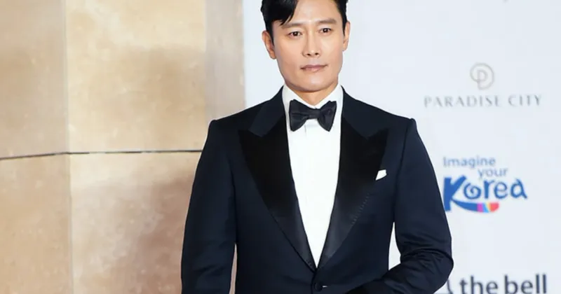 Lee Byung Hun đã chiến thắng giải danh giá nhất dành cho diễn viên tại Asia Artist Awards 2018 (Ảnh: Soompi)