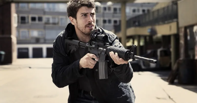 Toby Kebbell sẽ đóng chính trong series mới của M. Night Shyamalan (Bloody Disgusting)