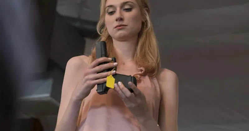 Elizabeth Debicki vào vai người phụ nữ "hồng nhan bạc phận" Alice. (IMDb)
