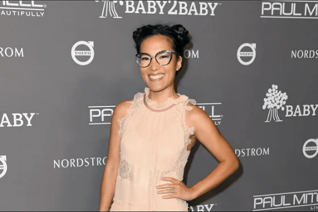 Ali Wong cũng góp mặt với một vai phụ (The Wrap)