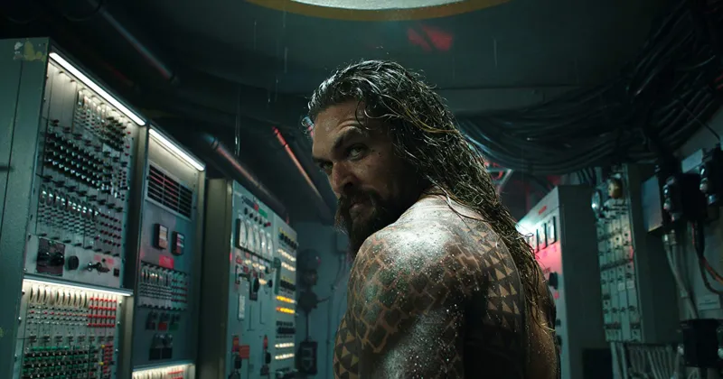 Phân đoạn Aquaman xuất hiện lần đầu "ngầu như trái bầu". (IMDb)