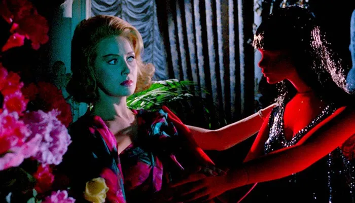 Blood and Black Lace có màu sắc khá đậm. (Ảnh: Taste of Cinema)