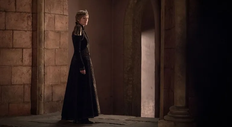 Ho&agrave;ng hậu Cersei c&ocirc; đơn hơn bao giờ hết