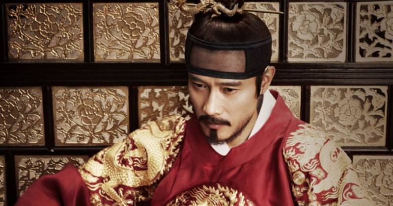 Lee Byung Hun xuất sắc với 2 vai diễn trong Hoàng Đế Giả Mạo (THR)