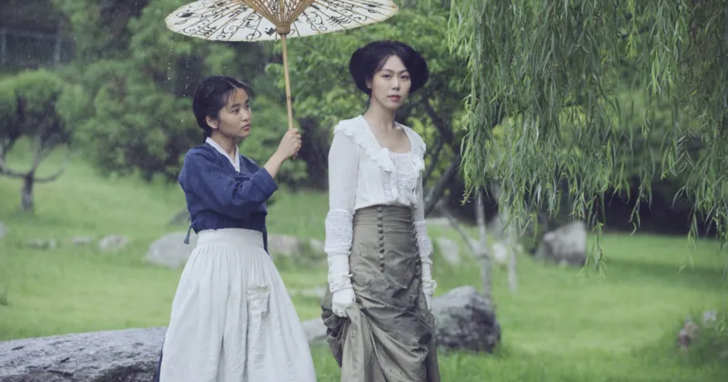 Trang phục trong The Handmaiden được đầu tư vô cùng tỉ mỉ (Ảnh: IMDb)