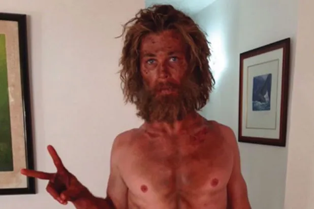 13. Hồi năm 2015, Chris Hemsworth khiến khán giả choáng váng với hình ảnh da bọc xương trong In the Heart of the Sea – Biển Sâu Dậy Sóng hồi năm 2015. May mắn thay, anh mau chóng lấy lại phong độ, cơ bắp cuồn cuộn với vai Thor. Hồi năm ngoái, khán giả cũng được dịp chứng kiến một Chris Hemsworth thon thả trong Bad Times at the El Royale – Phút Kinh Hoàng Tại El Royale. (Ảnh: Instagram)