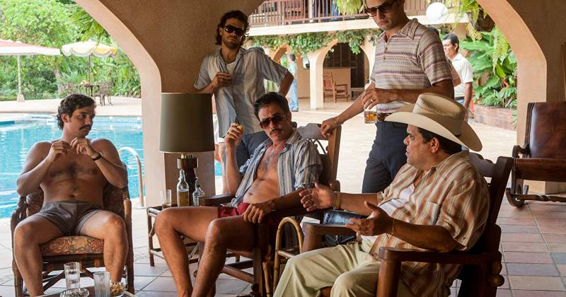 Escobar và bè đảng của hắn. Narcos có bối cảnh phim rất hoành tráng và chân thực. (Ảnh: IMDb)