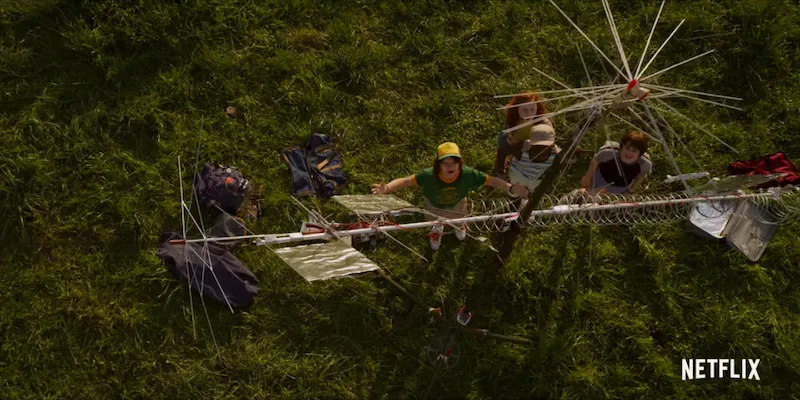 Mùa hè trong Stranger Things mở đầu vui vẻ là thế