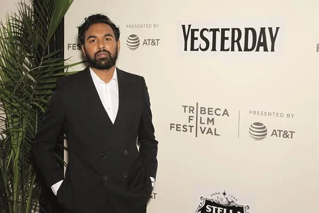 Tại sự kiện, nam diễn viên Himesh Patel xuất hiện lịch lãm trong bộ suit đen bảnh bao. Đây là bộ phim sở hữu vai chính đầu tay của anh