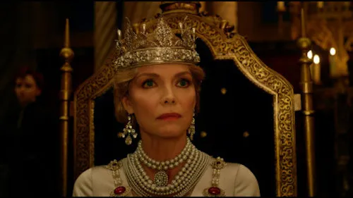 Michelle Pfeiffer trong vai ho&agrave;ng hậu Ingrith 