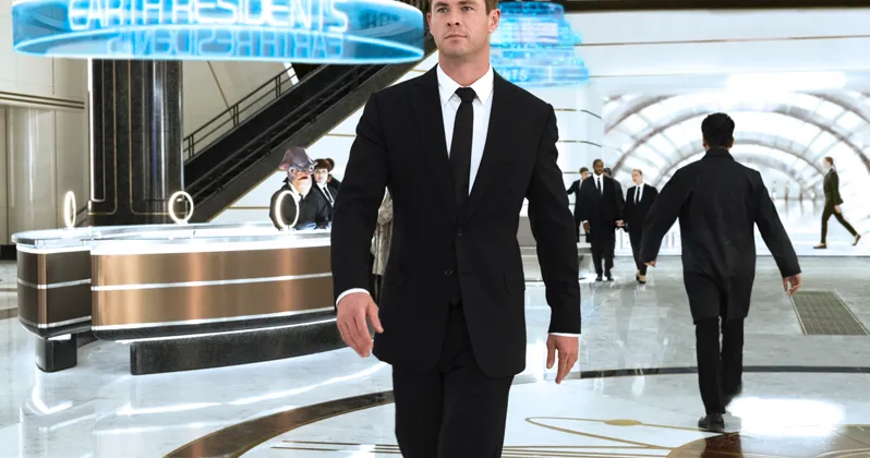 Đặc Vụ &Aacute;o Đen: Sứ Mệnh To&agrave;n Cầu l&agrave; cơ hội để Chris Hemsworth thể hiện sự lầy lội